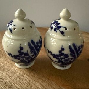 Blue and White Floral Ginger Jar Style Salt and Pepper Shakers Vintage